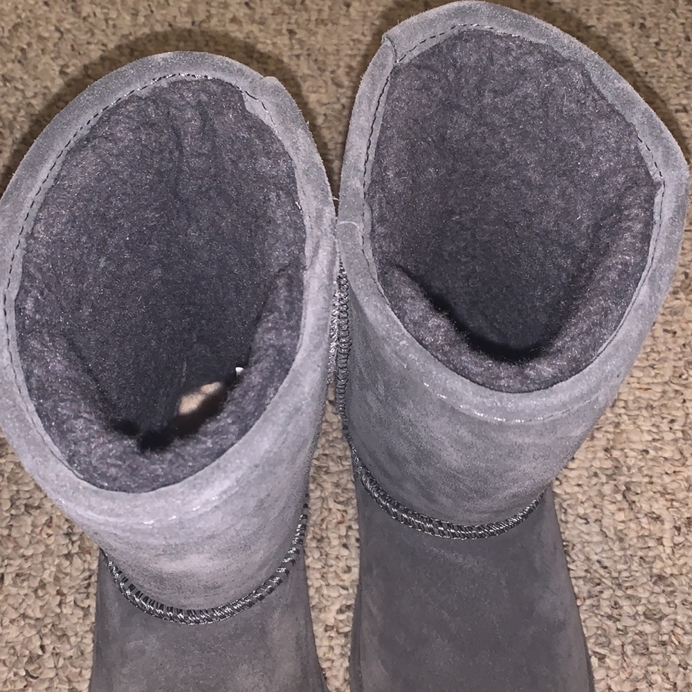 Gray snow boots